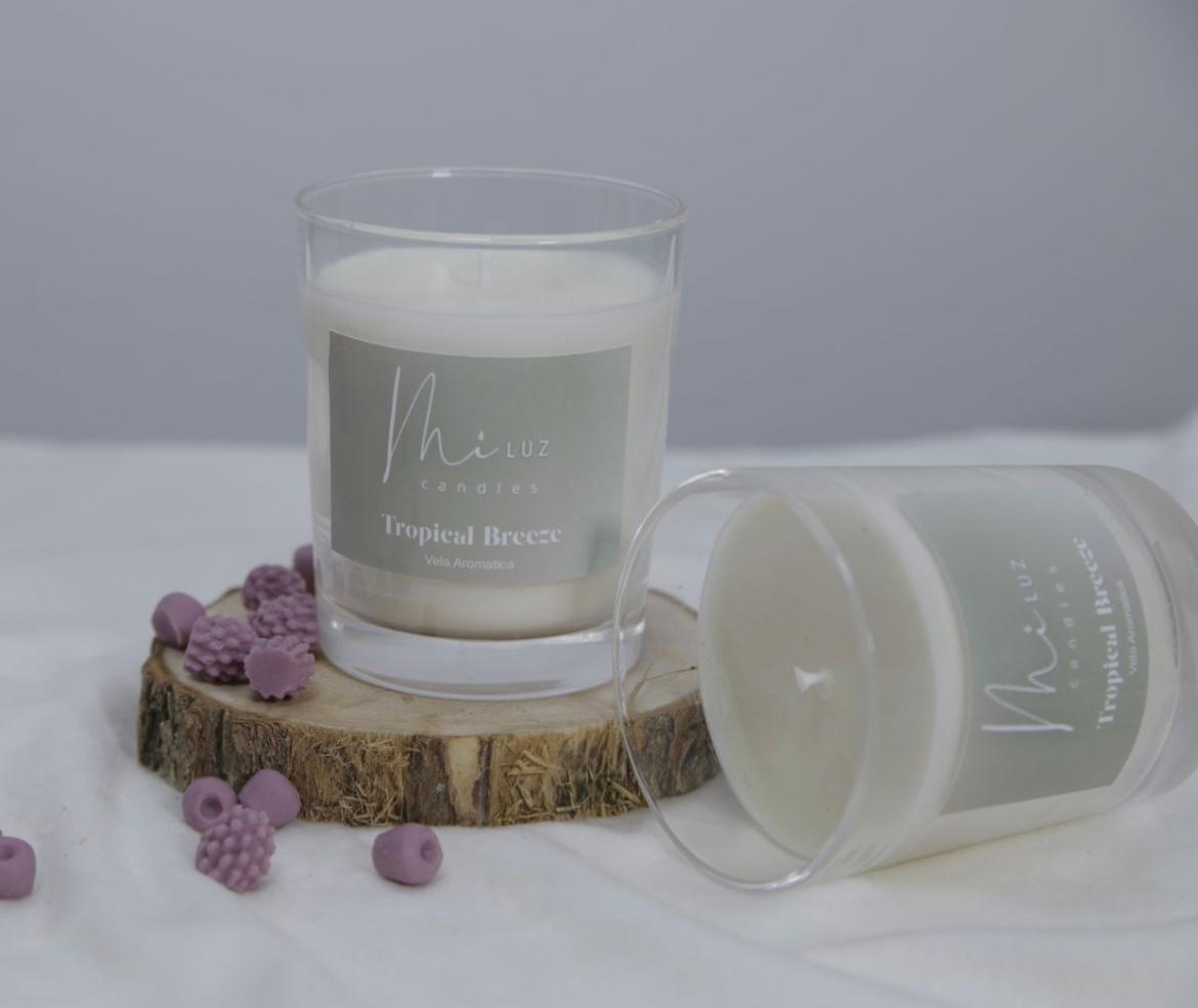 Tropical Breeze – Vela artesanal en vaso de cristal