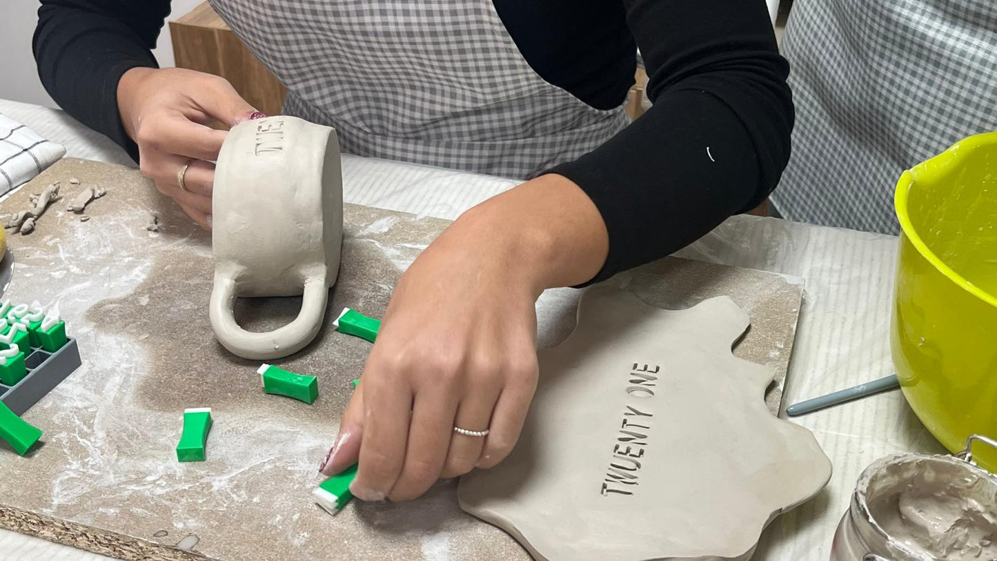Taller de Cerámica Artesanal: Crea tu Propia Taza y Plato – PRECIO DEL TALLER: 40€ (Reserva 10€)